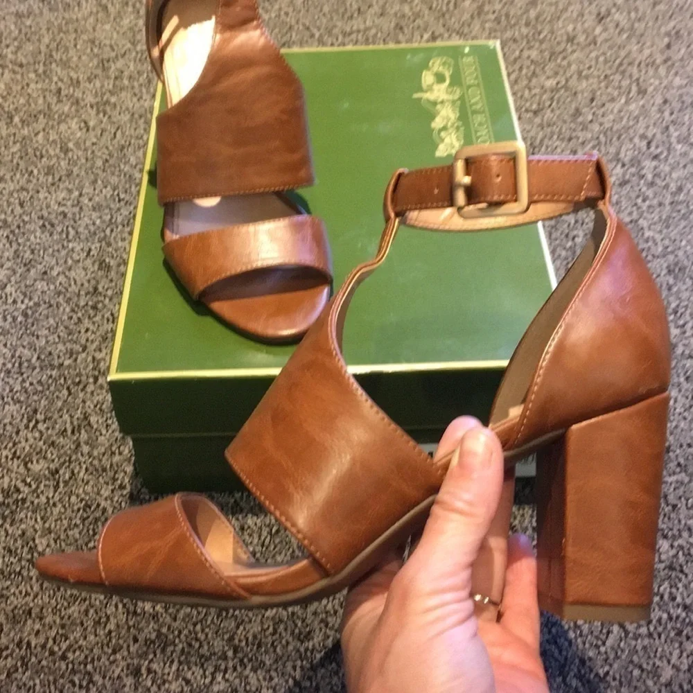 Coach and Four 3” Brown Strap Padded Footbed Block Heels Box Included Size 7
